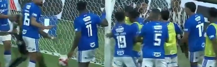 kaiyun体育app-爆发冲突+23人吃红牌！米内罗竞技官方：坚决反对一切暴力行为